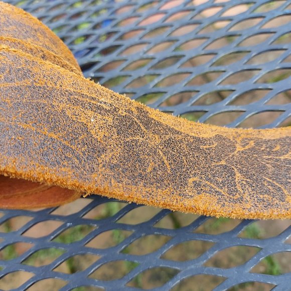 Marks and Spencer  M&S Men's Vintage Distressed Brown Leather Belt Size 43-45 in - Picture 3 of 12